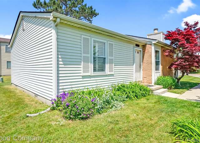 Property at 2826 Roundtree Dr, Troy, MI 48083, 2 beds, 1 bath