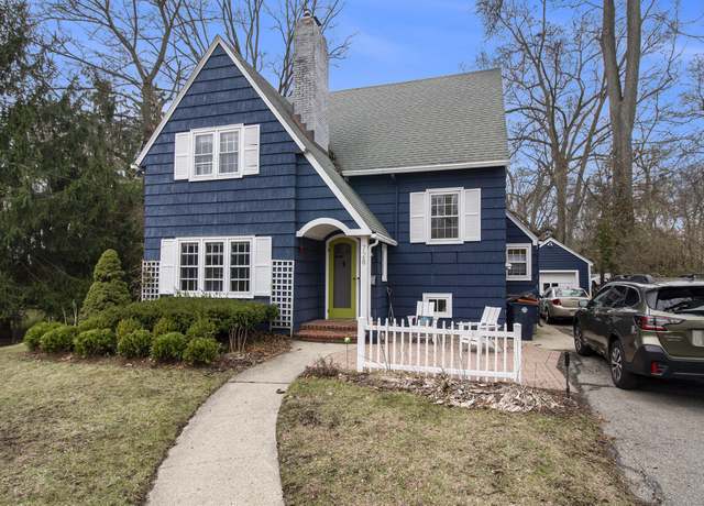 Property at 728 Onondaga St, Ann Arbor, MI 48104, 3 beds, 1.5 baths