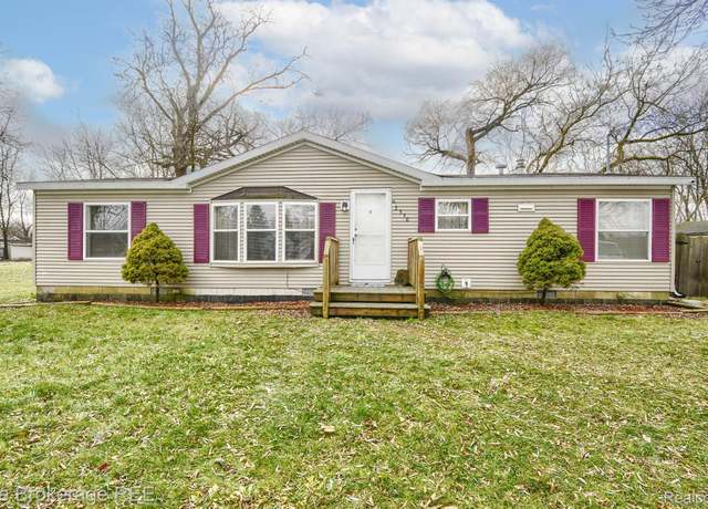 Property at 2350 Iowa Ave, Saginaw, MI 48601, 3 beds, 2 baths