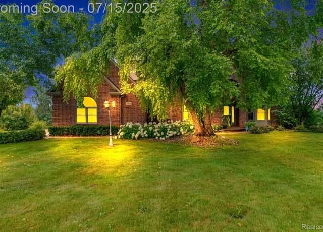 Property at 11656 Kings Colony Rd, Grand Blanc, MI 48439, 5 beds, 4.5 baths