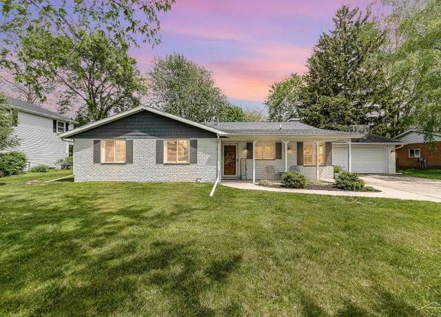 Property at 562 Plymouth Dr, Saginaw, MI 48638, 4 beds, 2 baths