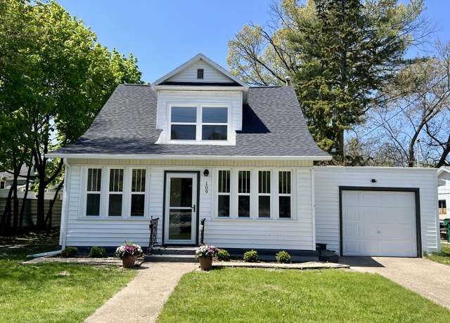 Property at 109 S Lake Ave, Spring Lake, MI 49456, 3 beds, 2 baths