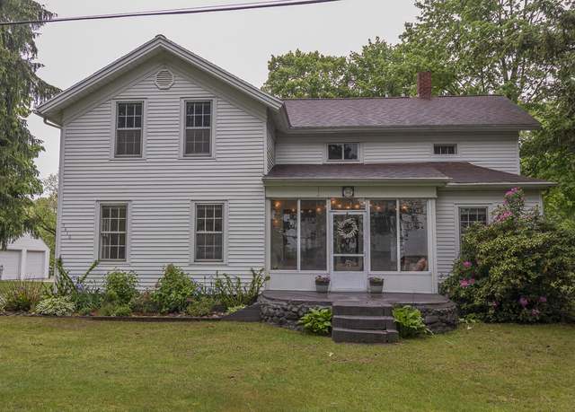 Property at 7610 W KL Ave, Kalamazoo, MI 49009, 4 beds, 3 baths