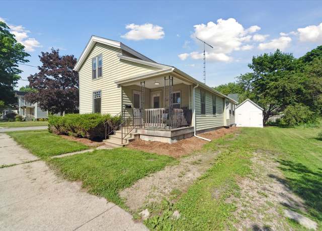 Property at 334 N Hickory St, Owosso, MI 48867, 4 beds, 1 bath
