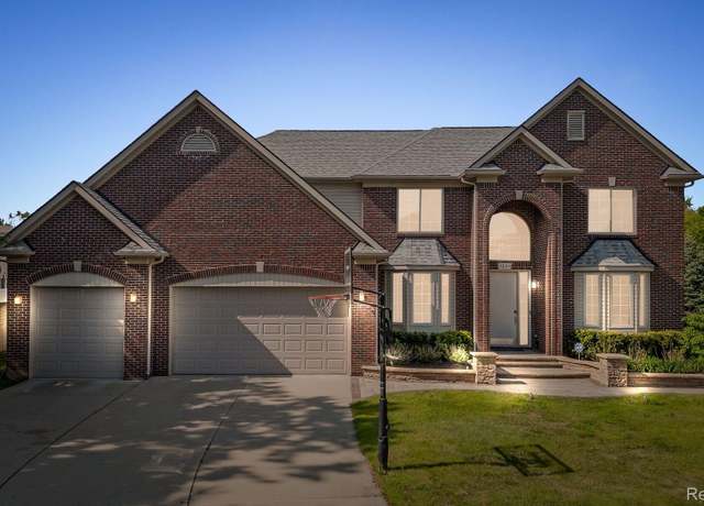 Property at 1231 Burns Dr, Troy, MI 48083, 4 beds, 4.5 baths