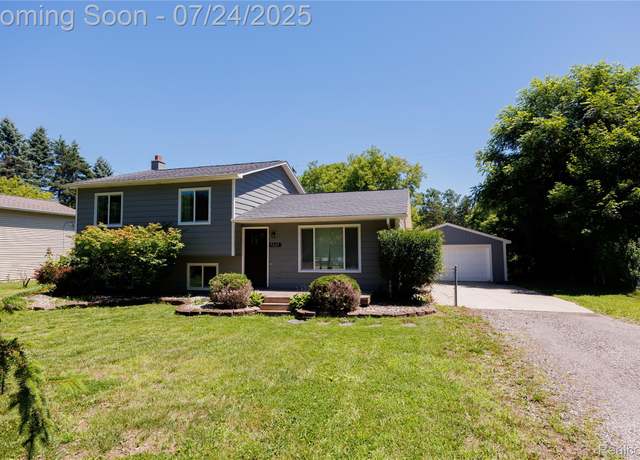 Property at 9420 Denton Hill Rd, Fenton, MI 48430, 3 beds, 1 bath