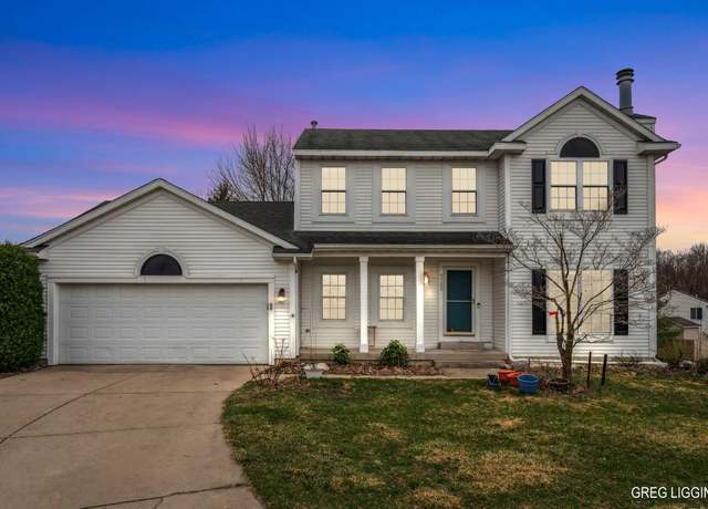 Property at 4722 Brookmeadow Dr SE, Kentwood, MI 49512, 5 beds, 3.5 baths