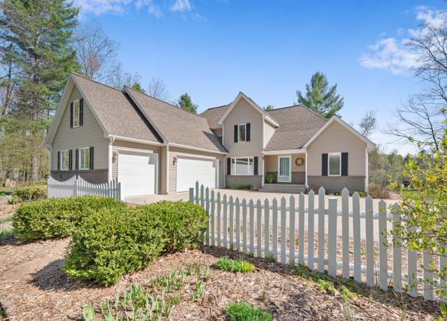 Property at 20202 Indian Dr, Paris, MI 49338, 5 beds, 3.5 baths
