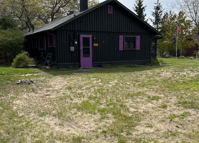 Property at 1045 S 11th St, Au Gres, MI 48703, 2 beds, 1 bath