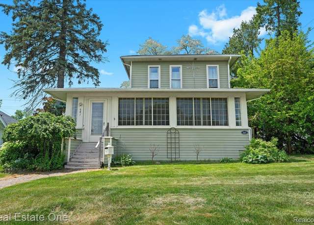 Property at 641 Union St, Milford, MI 48381, 4 beds, 2 baths