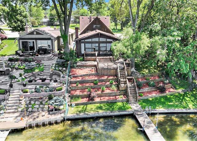 Property at 2058 S Long Lake Rd, Fenton, MI 48430, 3 beds, 2 baths