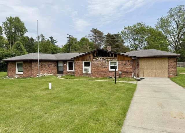 Property at 42 Sterling Dr, Lapeer, MI 48446, 3 beds, 1 bath