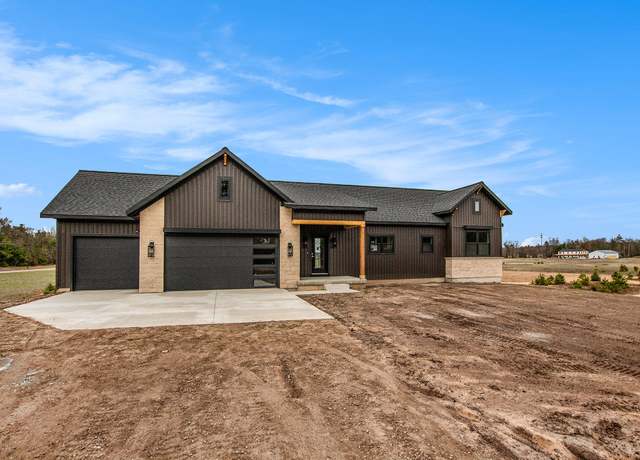 Property at 0 Baldwin St, Hudsonville, MI 49426, 3 beds, 2 baths