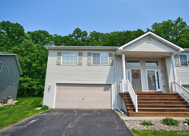 Property at 1015 Timber Ridge Ct, Grand Blanc, MI 48439, 3 beds, 3 baths