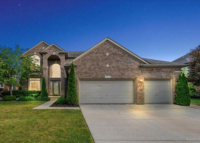 Property at 18852 Newbridge Dr, Macomb, MI 48044, 4 beds, 2.5 baths