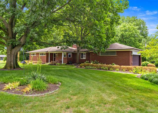 Property at 35209 Dewberry St, Farmington Hills, MI 48331, 3 beds, 2 baths