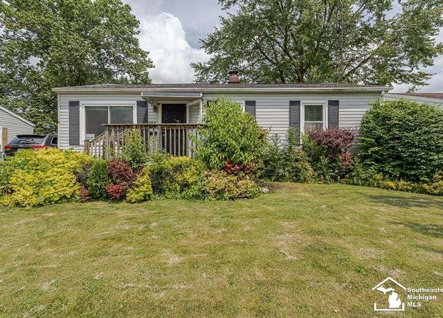 Property at 1151 July Dr, Adrian, MI 49221, 3 beds, 1 bath