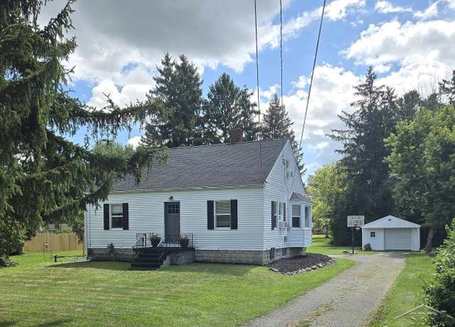 Property at 3715 Shattuck Rd, Saginaw Charter Township, MI 48603, 4 beds, 1 bath