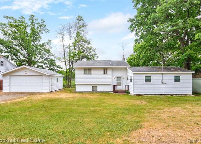 Property at 3699 Lakeview Dr, Beaverton, MI 48612, 3 beds, 2 baths