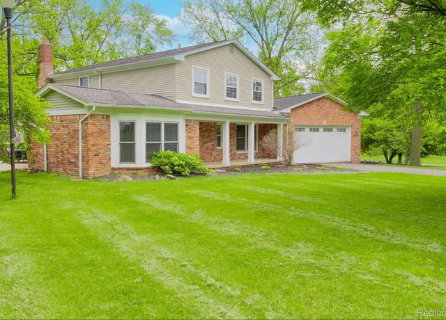 Property at 25716 Ridgewood Dr, Farmington Hills, MI 48336, 5 beds, 3.5 baths