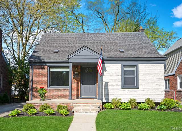 Property at 3023 N Vermont Ave, Royal Oak, MI 48073, 3 beds, 1 bath