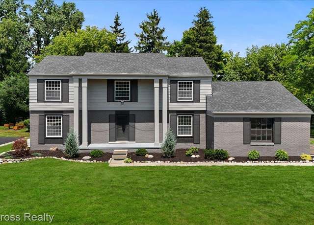 Property at 655 S Spinningwheel Ln, Bloomfield Hills, MI 48304, 4 beds, 2.5 baths
