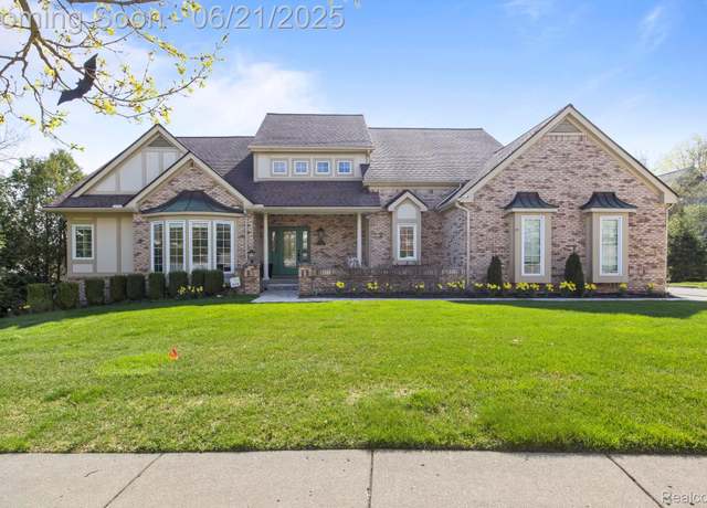 Property at 900 Mcdonald Dr, Northville, MI 48167, 5 beds, 4.5 baths