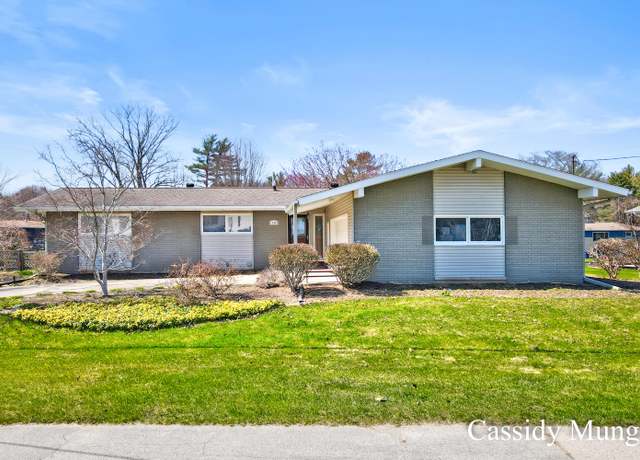 Property at 15489 Howard St, Spring Lake, MI 49456, 5 beds, 3 baths