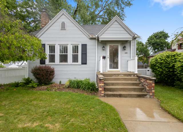 Property at 1403 Homecrest Ave, Kalamazoo, MI 49001, 3 beds, 2 baths