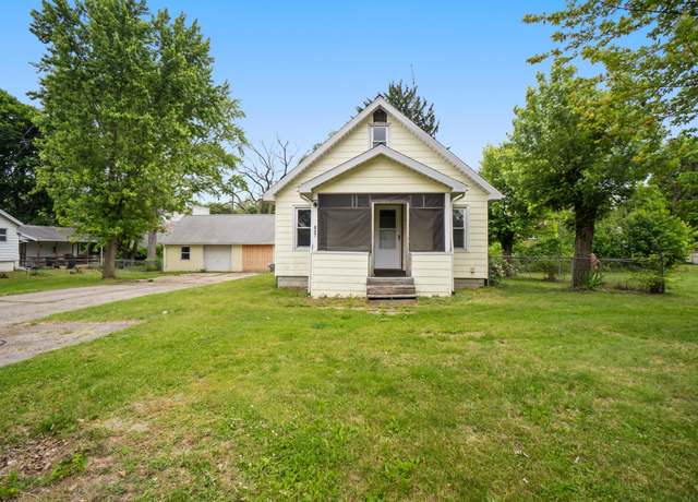 Property at 807 Winifred St, Jackson, MI 49202, 3 beds, 1 bath