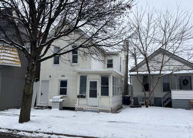 Property at 909 Bridge St NW, Grand Rapids, MI 49504, 4 beds