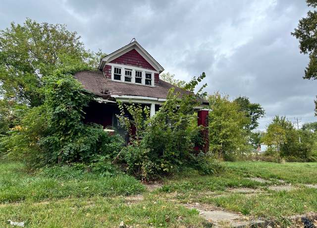 Property at 13832 Pinewood St, Detroit, MI 48205, 3 beds, 1 bath