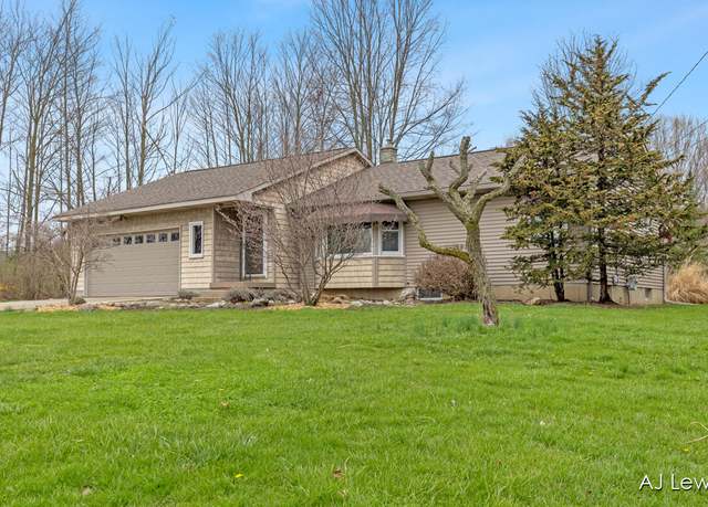 Property at 3281 Bauer Rd, Jenison, MI 49428, 3 beds, 1.5 baths