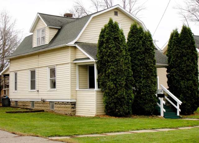 Property at 216 E Emerson St, Ithaca, MI 48847, 3 beds, 1 bath