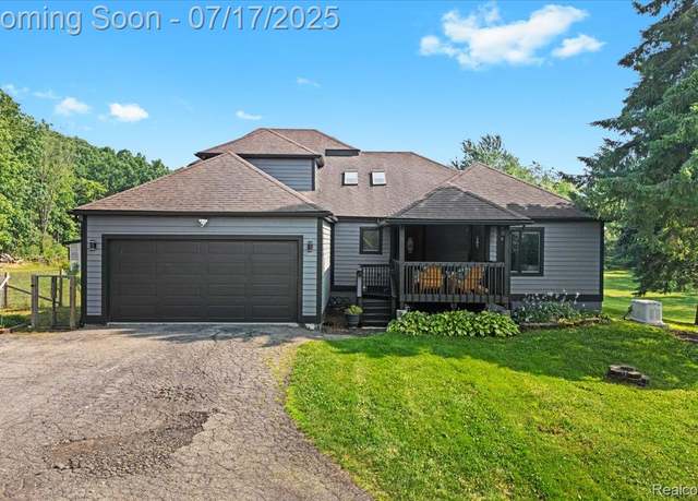 Property at 61353 W 8 Mile Rd, South Lyon, MI 48178, 4 beds, 3 baths