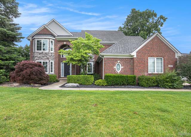 Property at 2101 Cristina Anne Ct, Howell, MI 48855, 4 beds, 3 baths