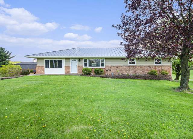 Property at 7535 Chambers Rd, Pinckney, MI 48169, 5 beds, 3.5 baths