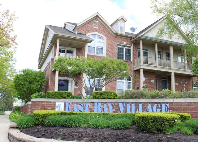 Property at 414 Old Pine Way #136, Walled Lake, MI 48390, 3 beds, 2 baths