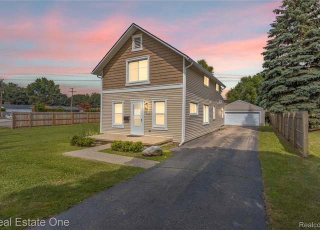 Property at 3420 Fairmont Rd, Royal Oak, MI 48073, 2 beds, 2 baths