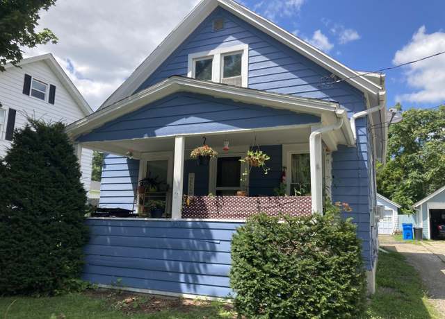 Property at 706 Webb St, Jackson, MI 49202, 4 beds, 2 baths
