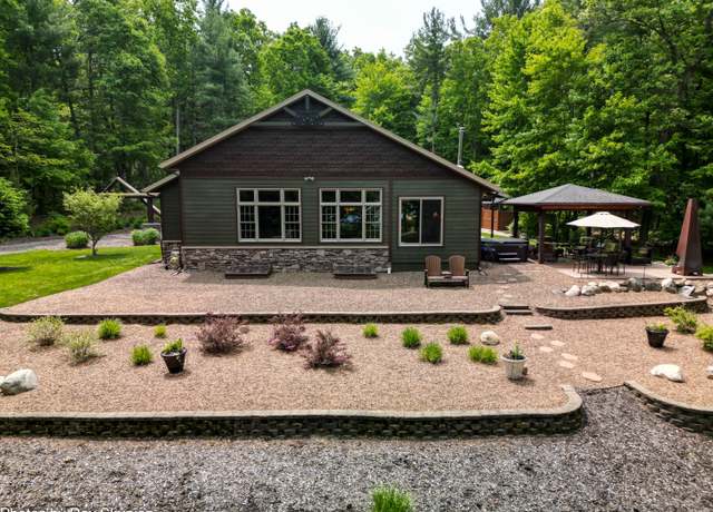 Property at 6838 E Michillinda Rd, Twin Lake, MI 49457, 3 beds, 3 baths