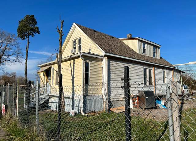 Property at 9050 Delmar St, Detroit, MI 48211, 3 beds, 1 bath