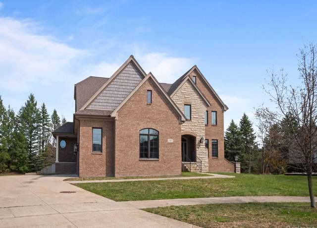 Property at 13487 Owl Ct, Shelby Twp, MI 48315, 4 beds, 2.5 baths