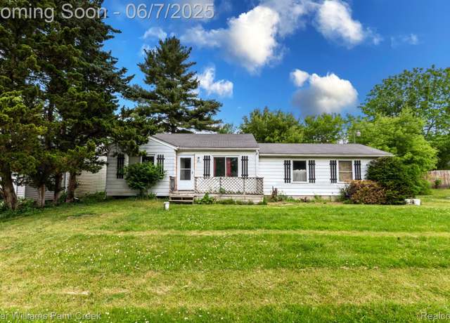 Property at 3500 Hogarth Ave, Flint, MI 48532, 2 beds, 1 bath