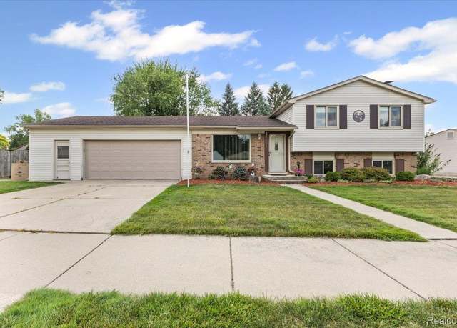 Property at 22031 Birch St, Woodhaven, MI 48183, 3 beds, 1.5 baths