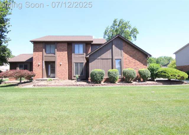 Property at 33234 Walnut Ln, Farmington Hills, MI 48334, 4 beds, 2.5 baths