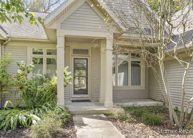 Property at 1663 Oakleigh Woods Dr NW, Grand Rapids, MI 49504, 2 beds, 2.5 baths