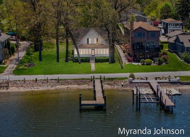 Property at 15926 Beach Dr, Spring Lake, MI 49456, 4 beds, 3 baths