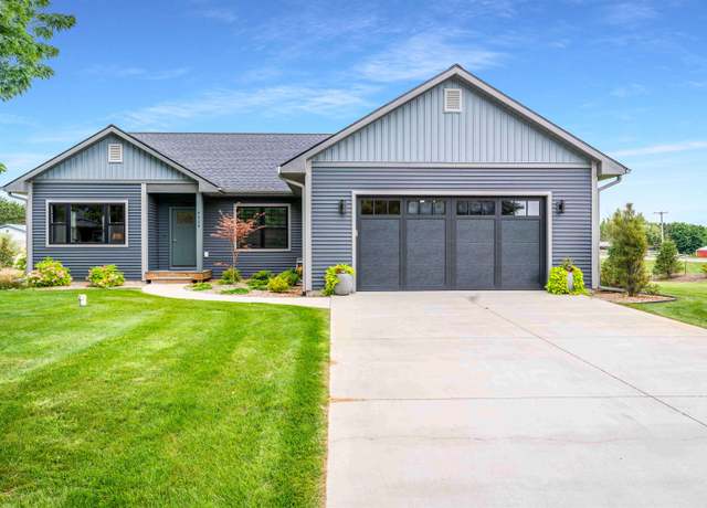 Property at 4026 Center Farm Ln, Traverse City, MI 49685, 3 beds, 2 baths