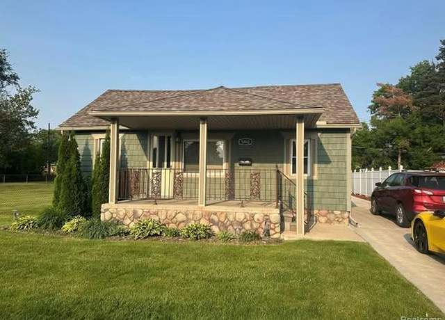 Property at 5960 Whitefield St, Dearborn Heights, MI 48127, 3 beds, 3 baths